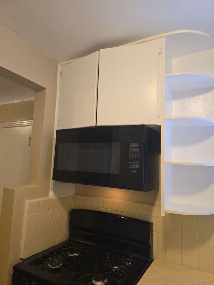 924 Height St #B - Photo 4 of 31