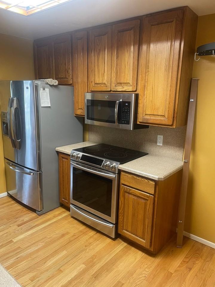 355 S Queen St - Photo 5 of 22