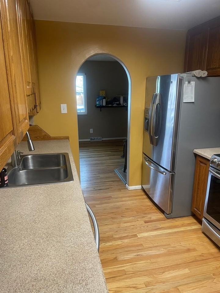 355 S Queen St - Photo 6 of 22