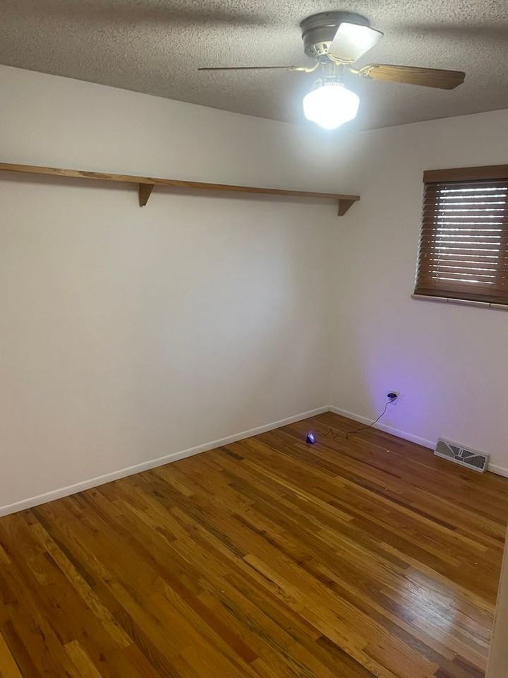 355 S Queen St - Photo 7 of 22