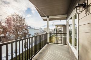 featured image of 384 E Kathleen Ave