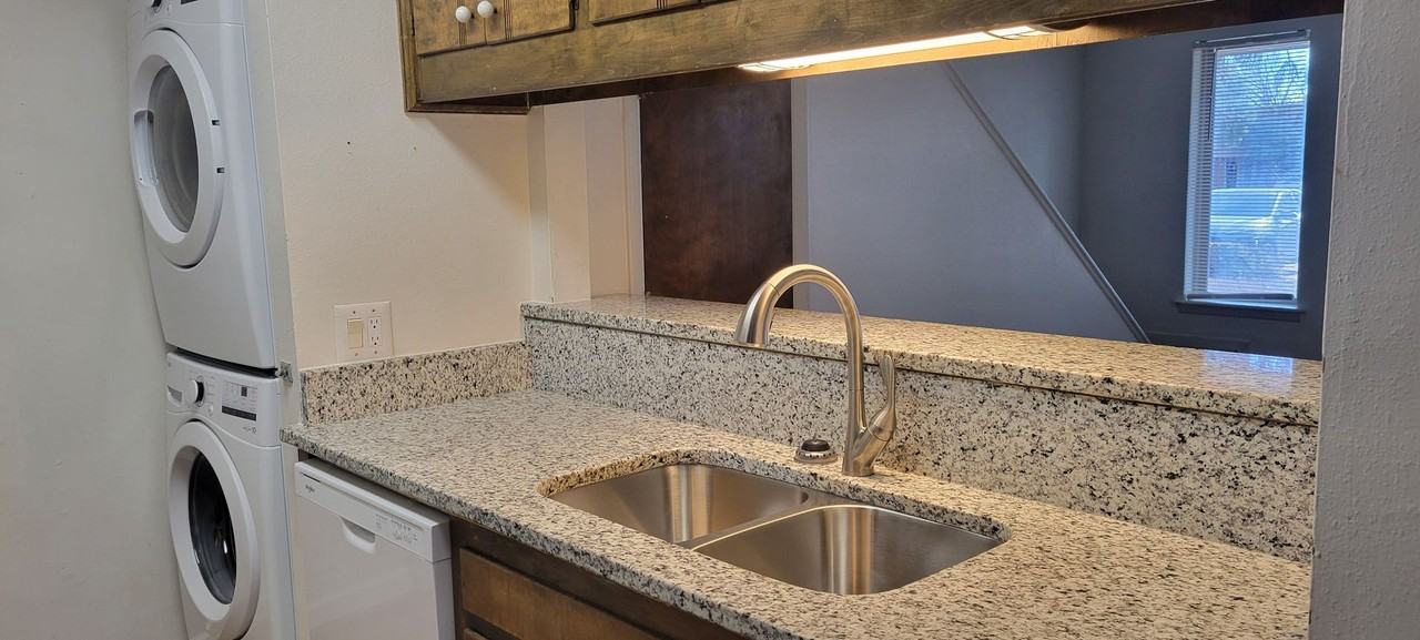 3532 Adenmor Ct Apt C - Photo 7 of 19