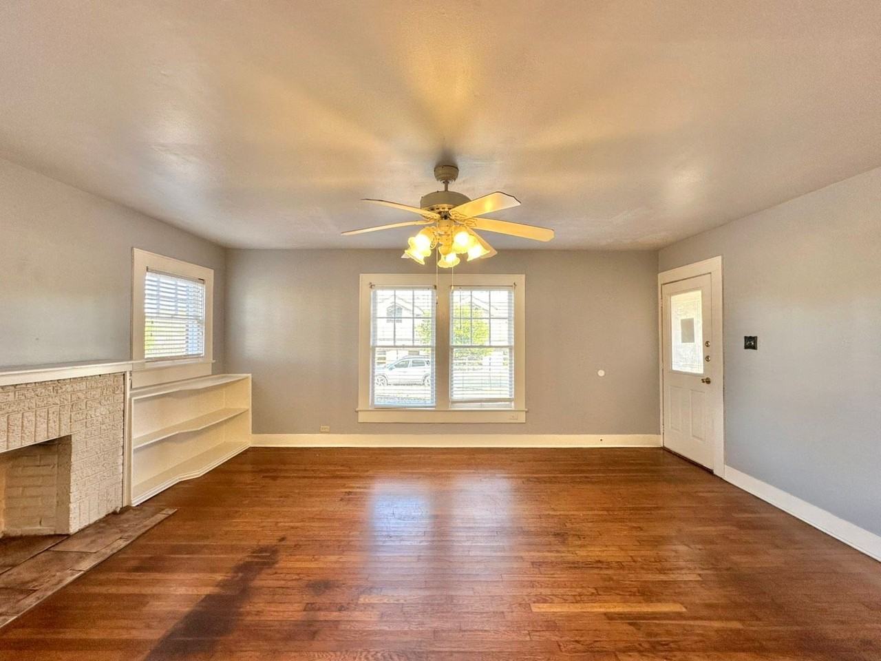 903 S Sneed Ave - Photo 3 of 35