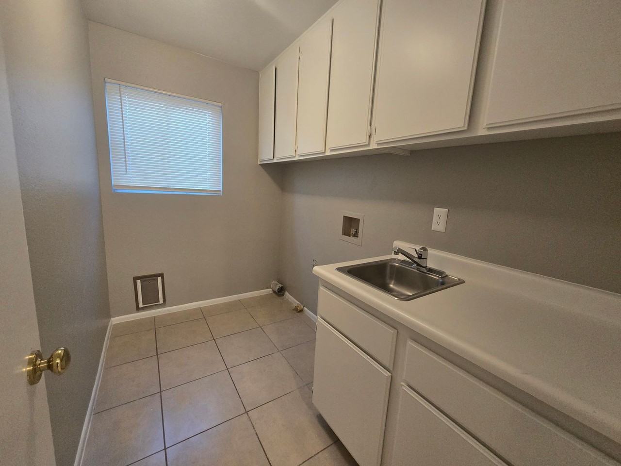 6125 Warm River Rd - Photo 6 of 21