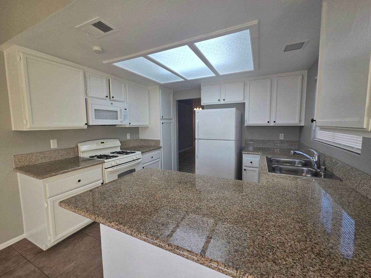 6125 Warm River Rd - Photo 7 of 21