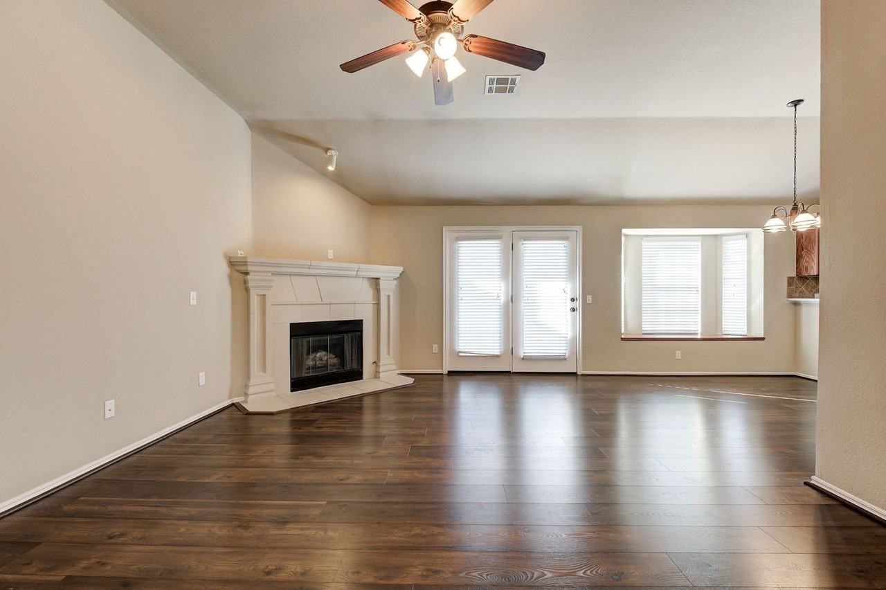 12301 Pittsburgh Ave - Photo 7 of 33
