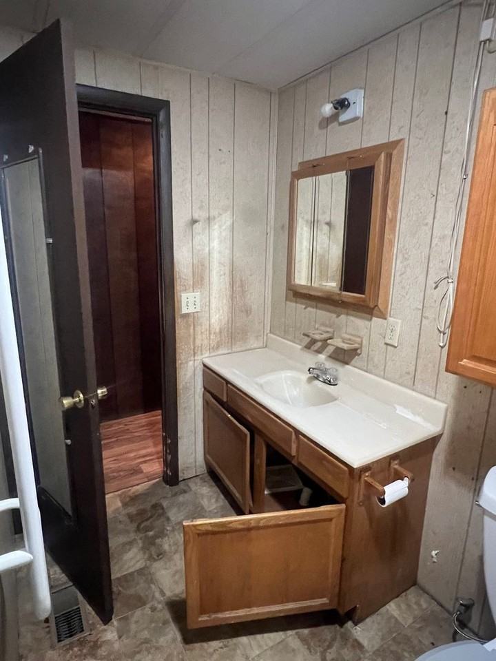 742 Riverside Road - Photo 6 of 11