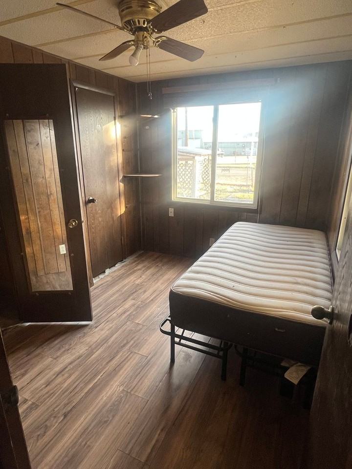 742 Riverside Road - Photo 7 of 11