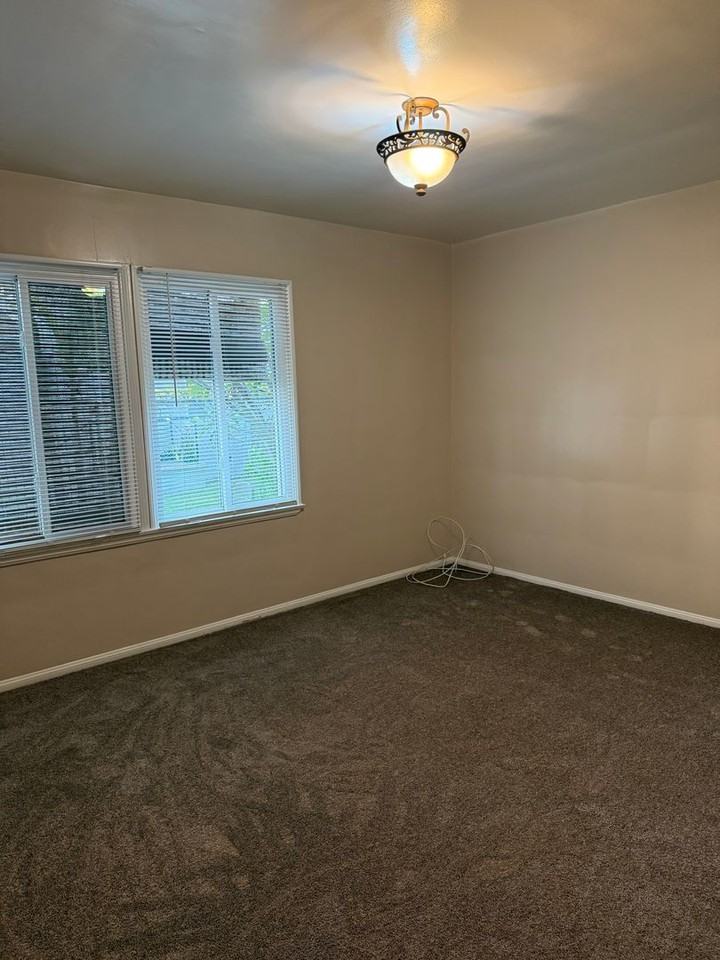 607 King St - Photo 7 of 11