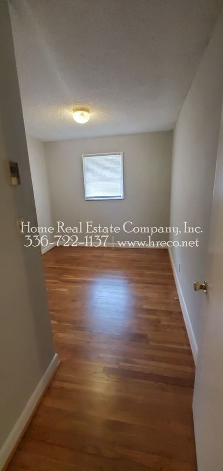 135 E Wall St #5 - Photo 4 of 7