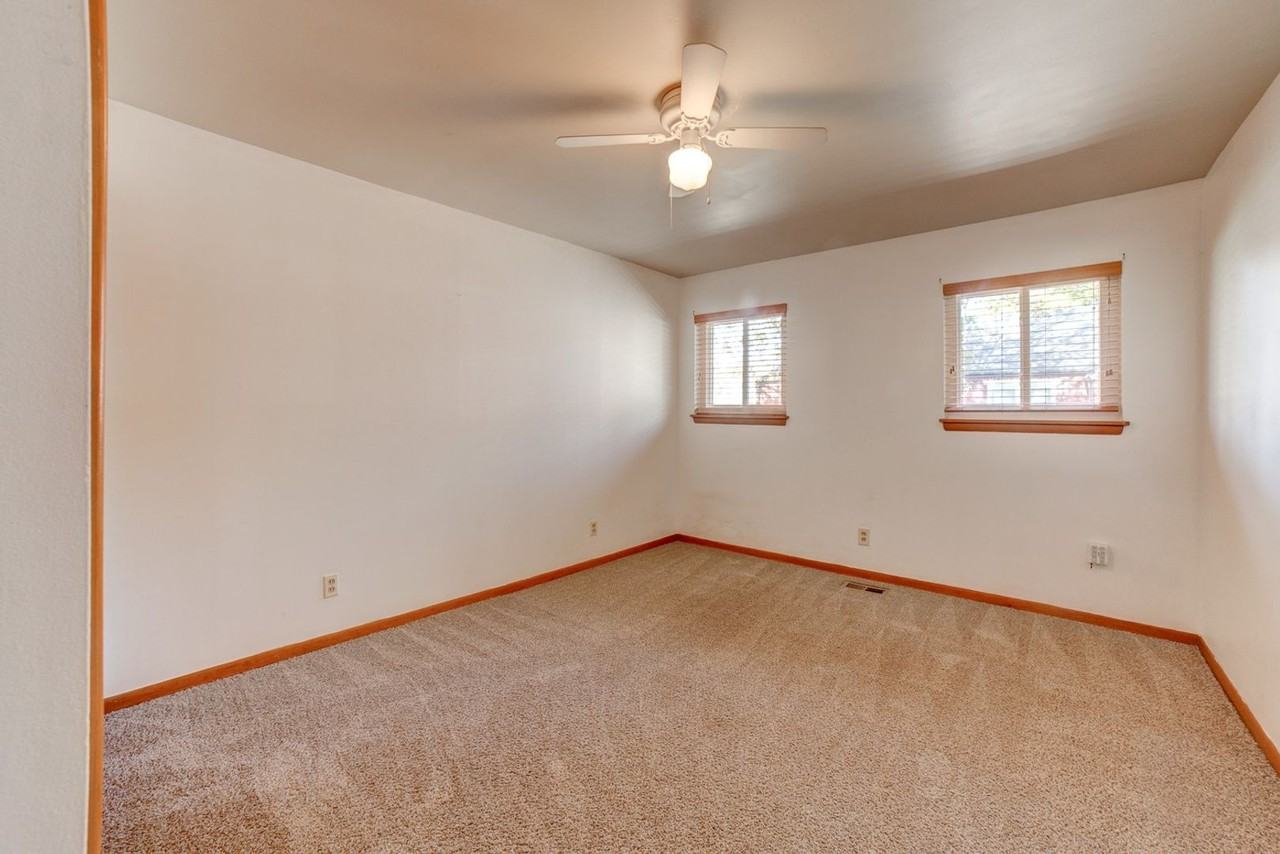 5548 S Owasso Ave - Photo 4 of 20