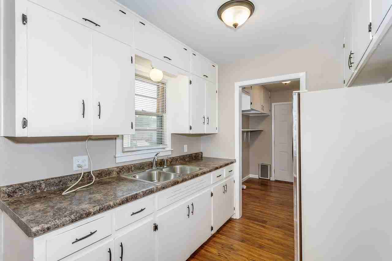 2060 S Bonn St - Photo 7 of 12