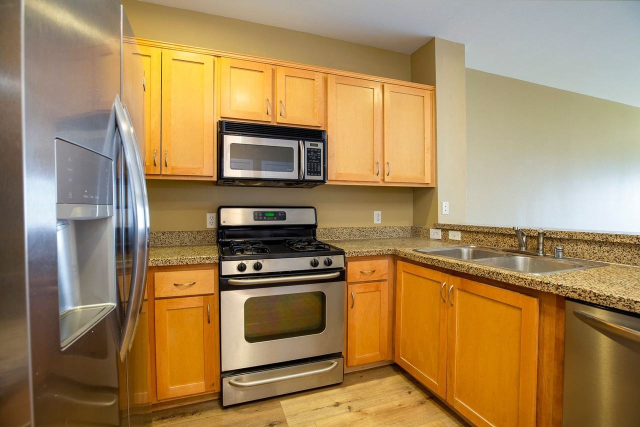 450 J St #6141 - Photo 3 of 31