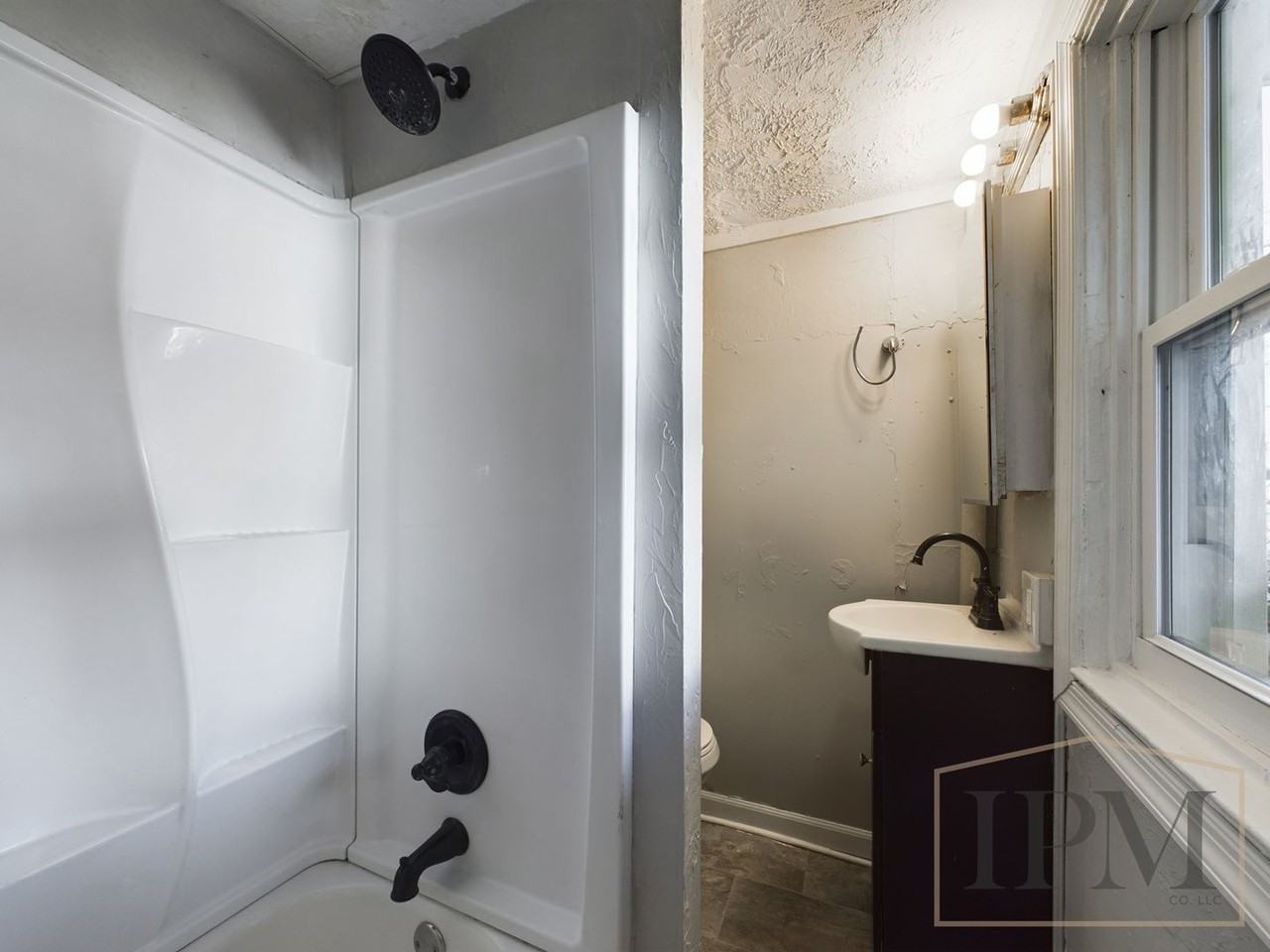 716 School St - Photo 6 of 16