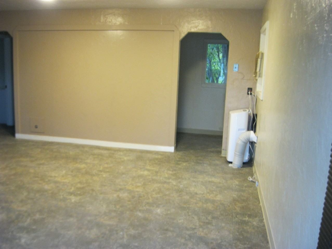3768 Main St - Photo 3 of 18