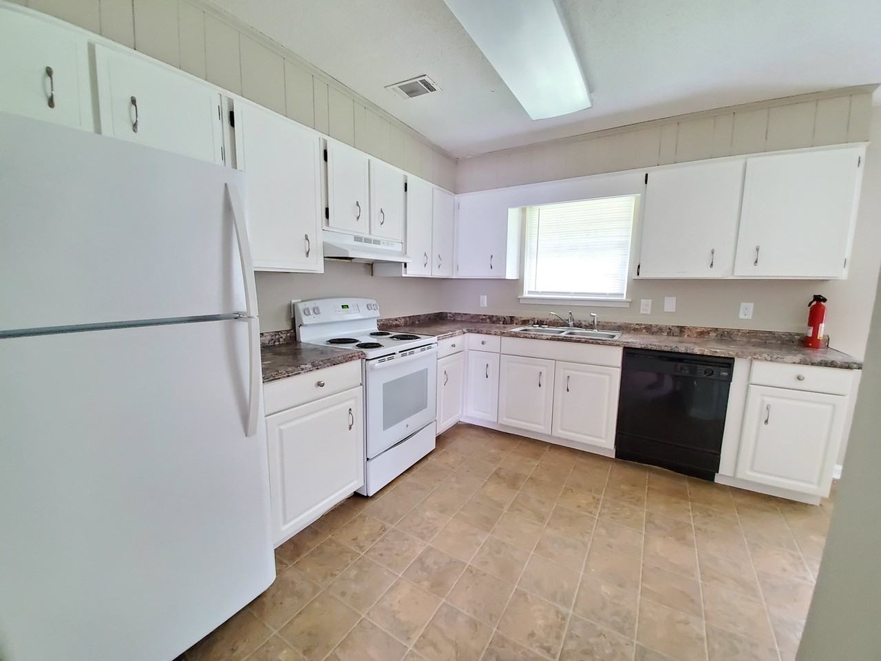 18 University Pl - Photo 6 of 30