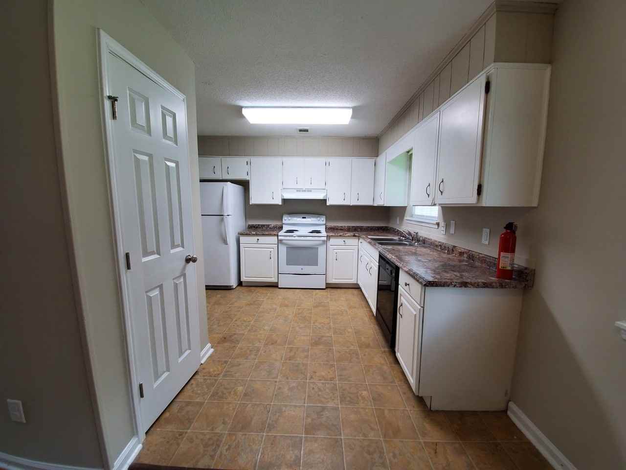 18 University Pl - Photo 7 of 30