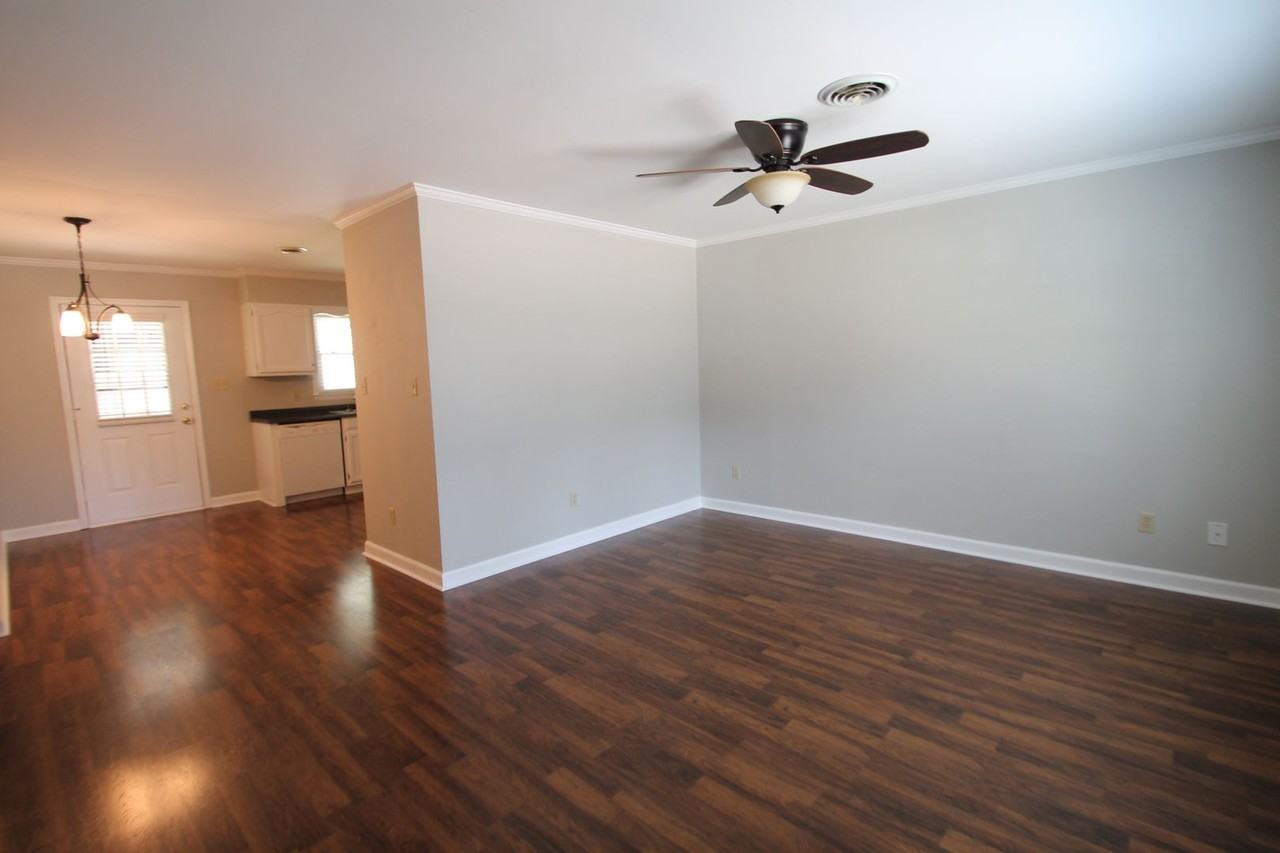 565 Cedarvilla Dr - Photo 2 of 12