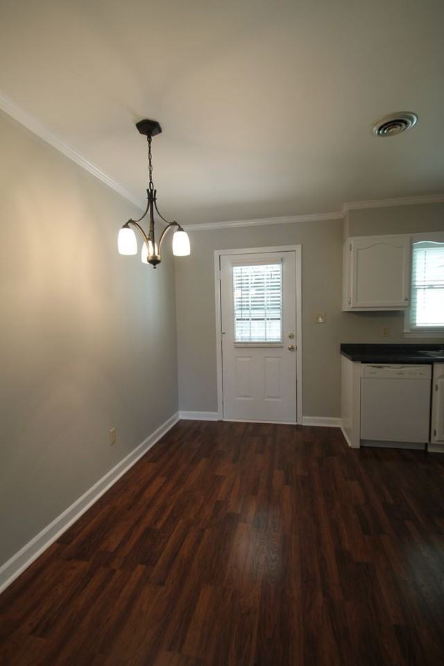 565 Cedarvilla Dr - Photo 4 of 12