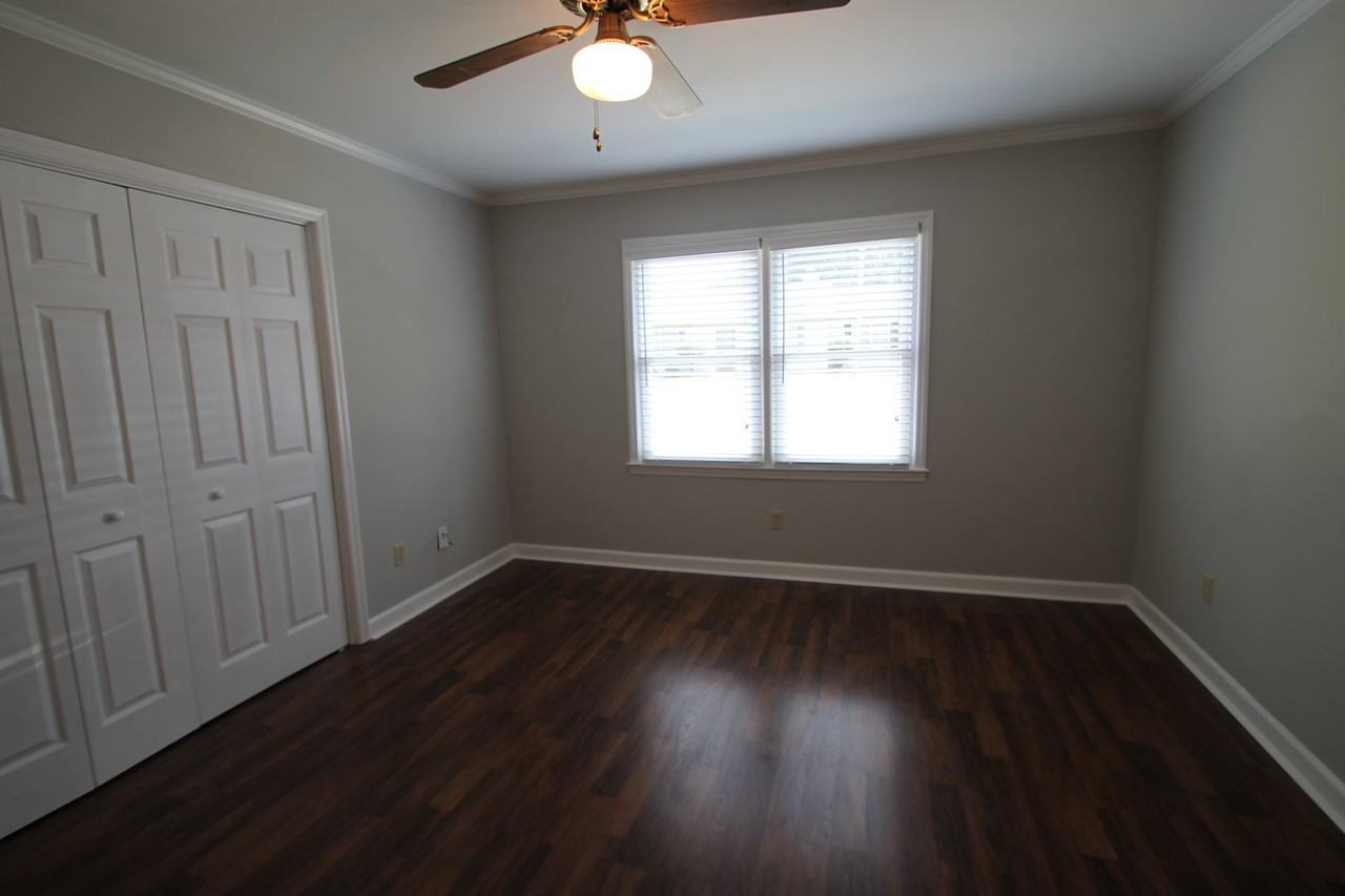 565 Cedarvilla Dr - Photo 7 of 12