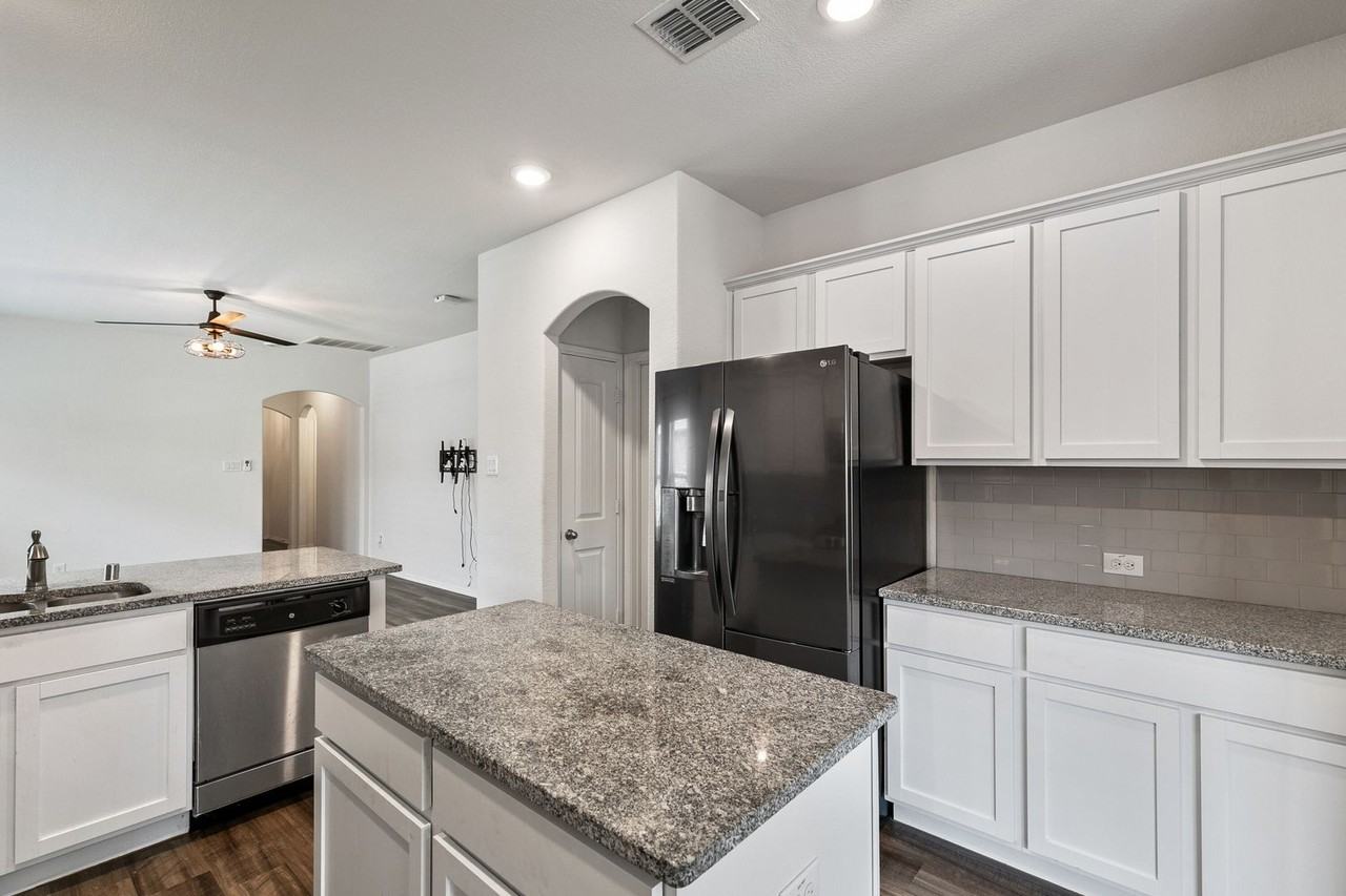 2417 Dolostone Dr - Photo 3 of 25