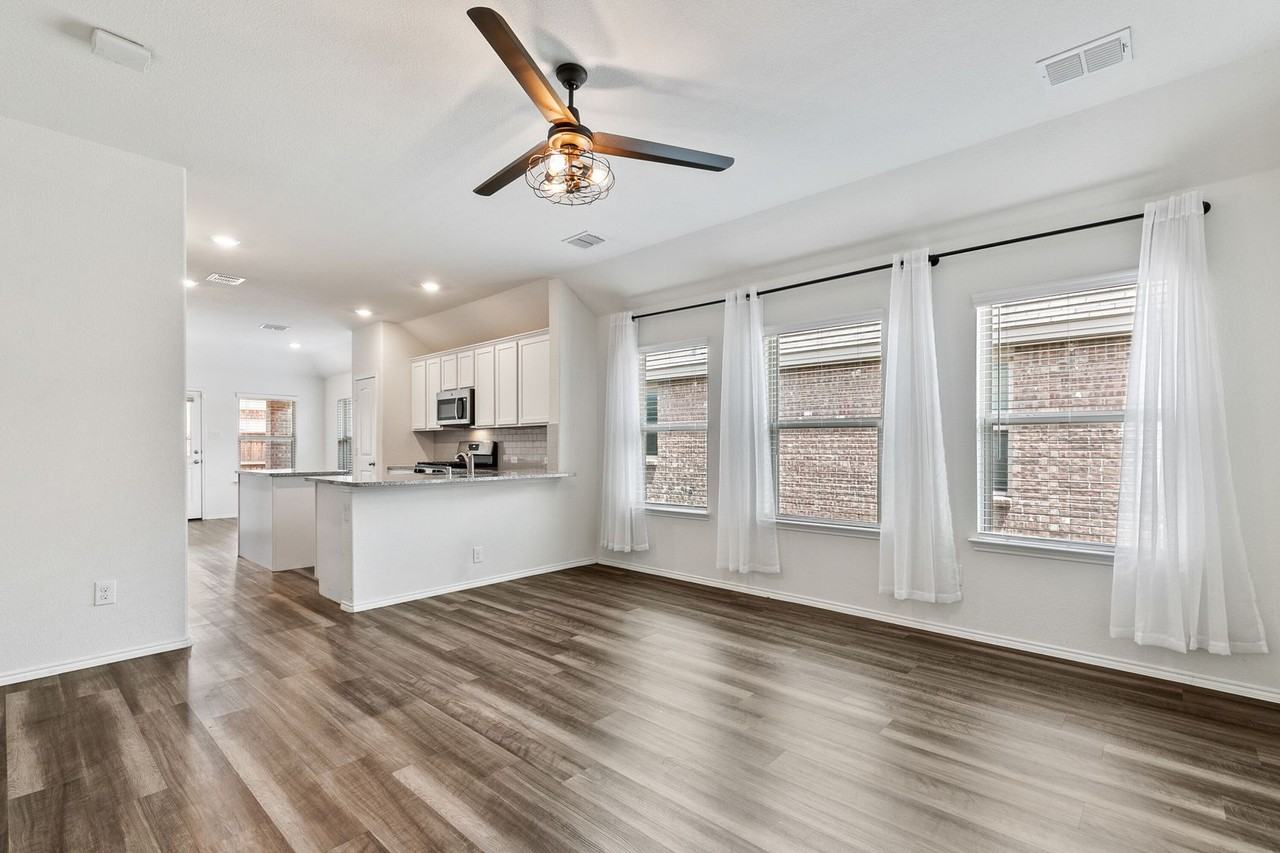 2417 Dolostone Dr - Photo 4 of 25