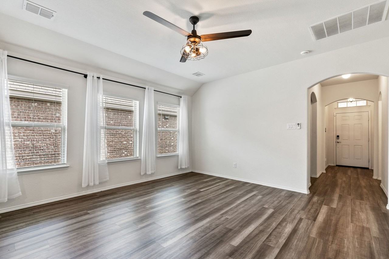 2417 Dolostone Dr - Photo 5 of 25