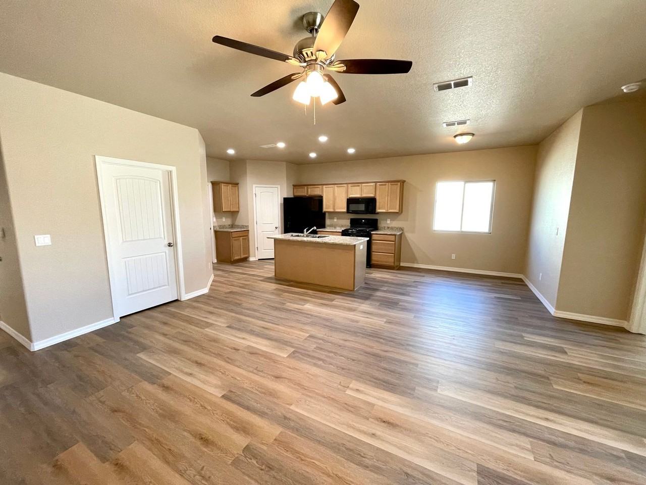 3346 Sonora Desert St - Photo 6 of 39