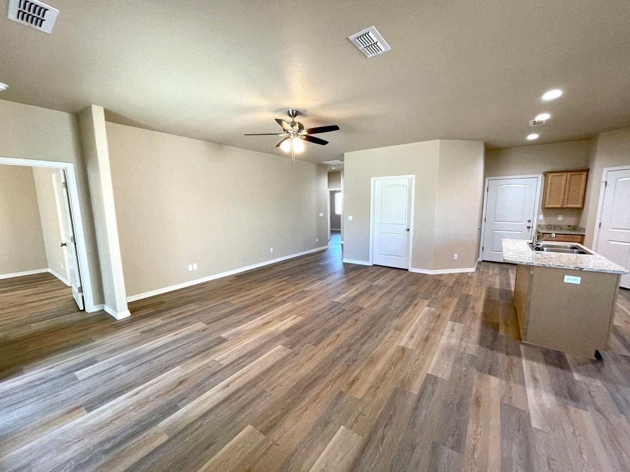 3346 Sonora Desert St - Photo 7 of 39