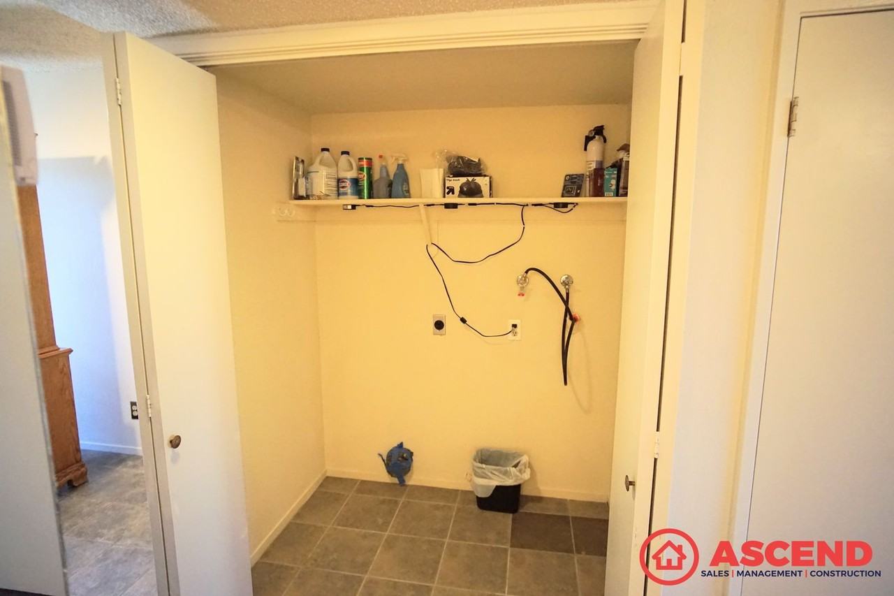 4600 Beechwood St #44 - Photo 5 of 11