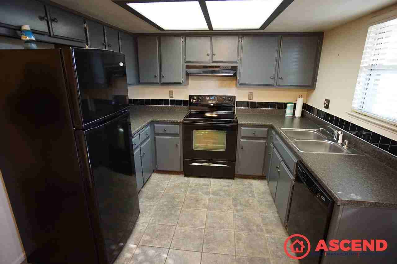 4600 Beechwood St #44 - Photo 6 of 11