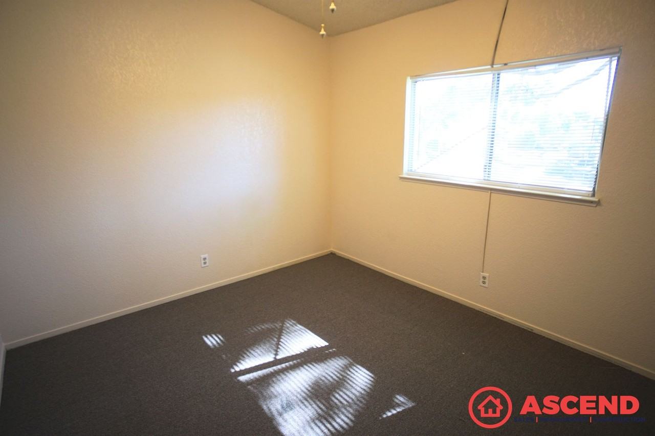 4600 Beechwood St #44 - Photo 7 of 11
