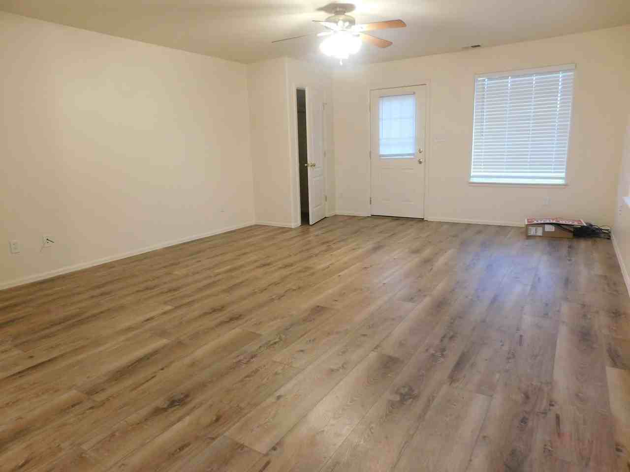 3132 Shamrock Dr - Photo 3 of 22