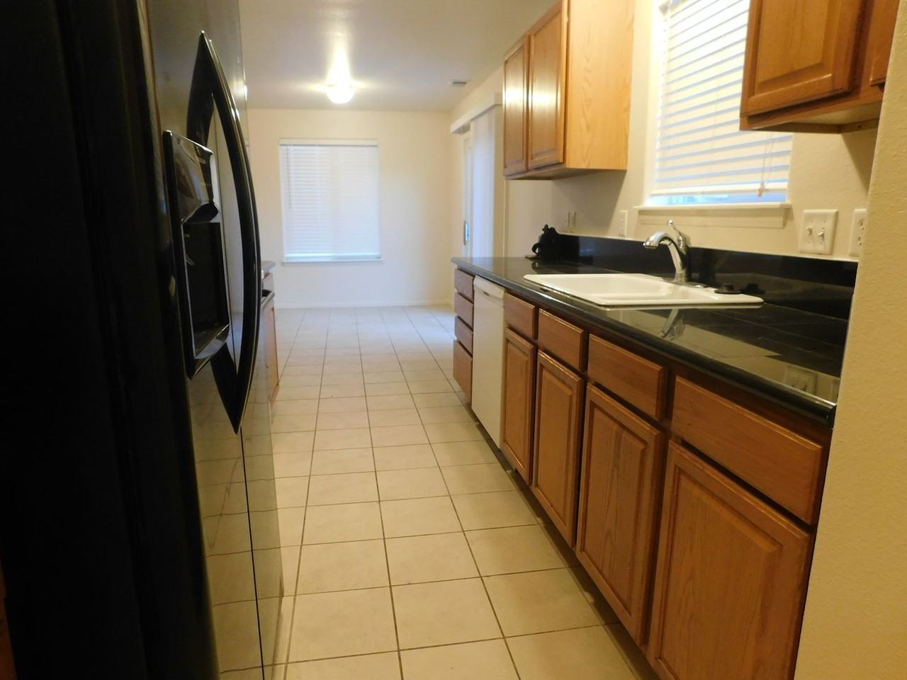 3132 Shamrock Dr - Photo 7 of 22