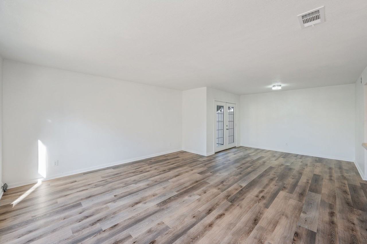 222A Angler Ave - Photo 6 of 39