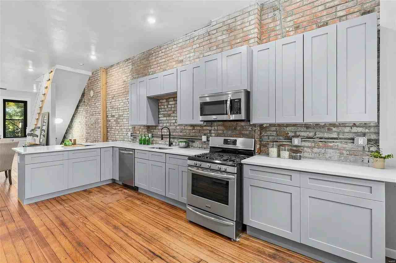 3418 Pennsylvania Ave - Photo 6 of 19