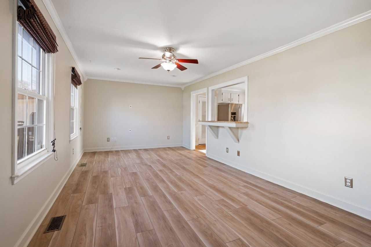 197 Lori Cir - Photo 3 of 19
