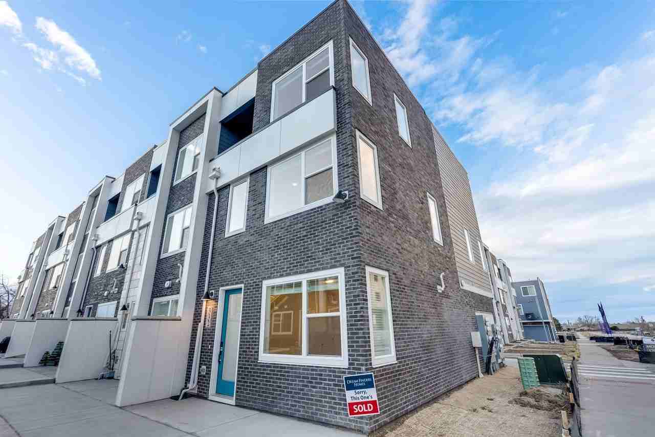 332 Geneva St - Photo 2 of 22