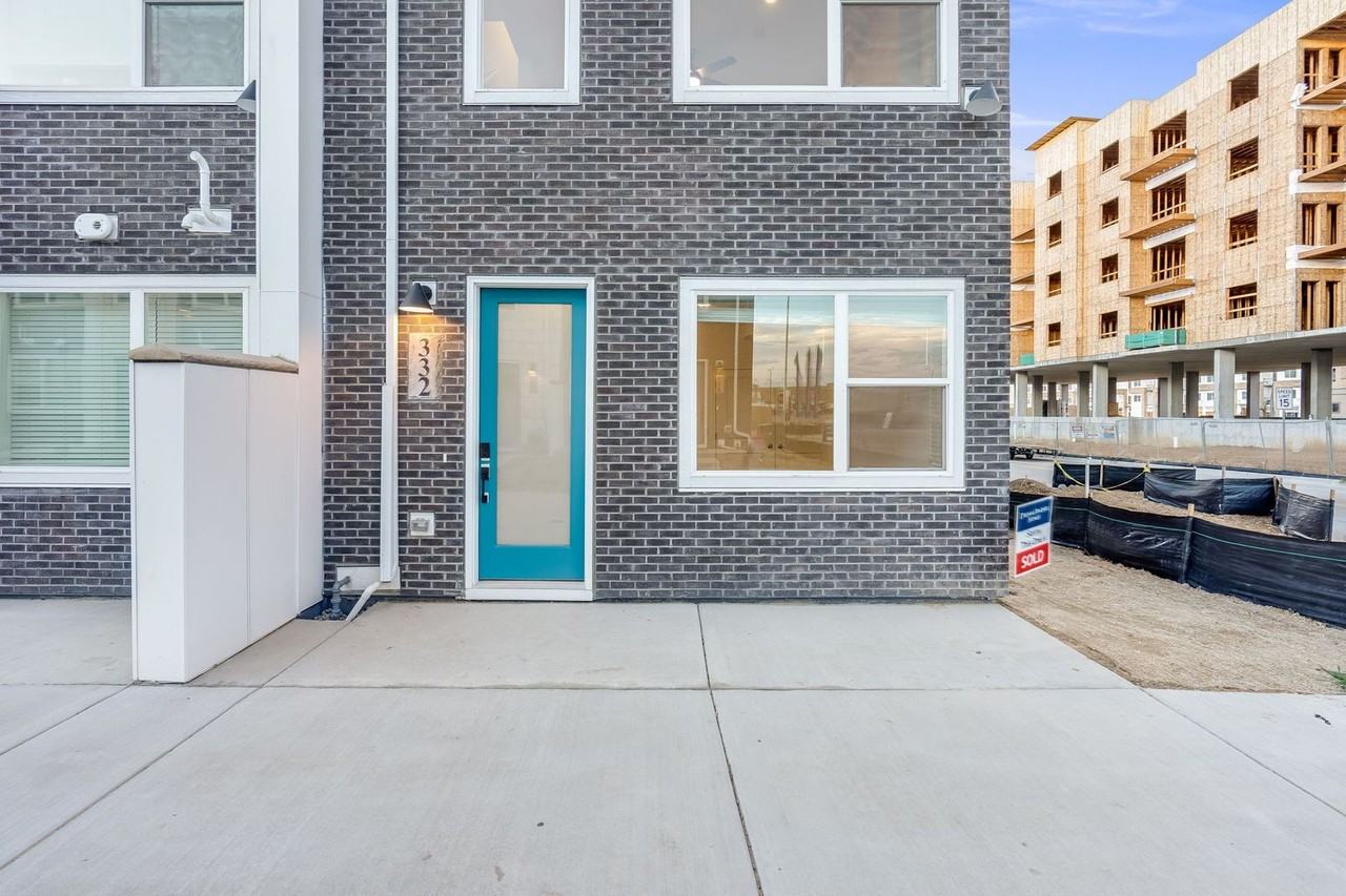 332 Geneva St - Photo 3 of 22