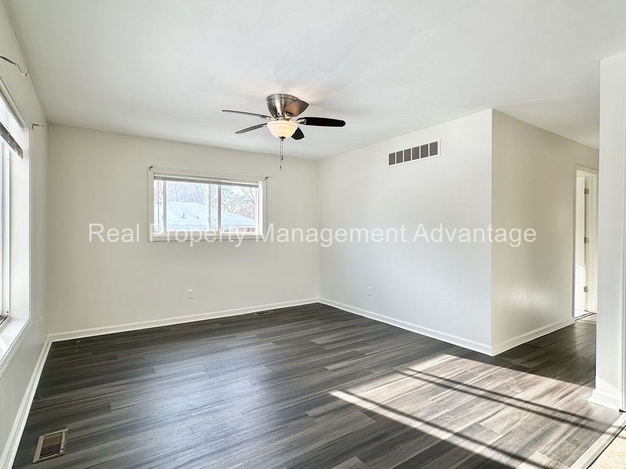 24031 Meadowlark St - Photo 4 of 25