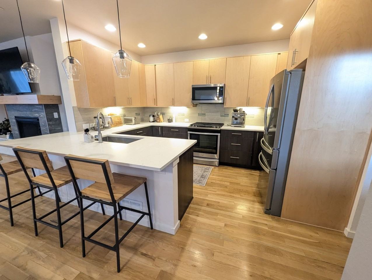 1388 Snowberry Ln - Photo 3 of 18