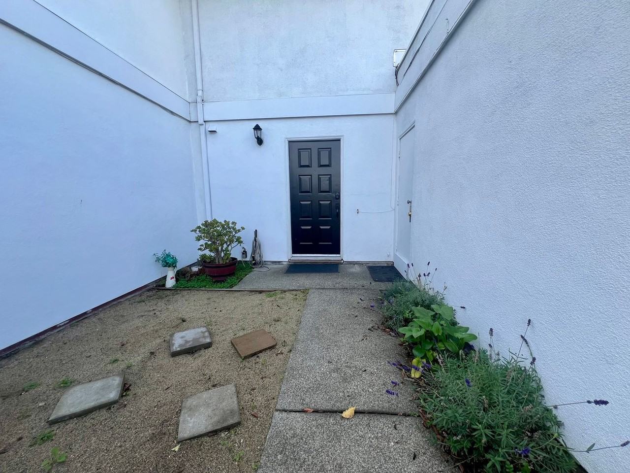 5170 Riverside Blvd - Photo 3 of 19