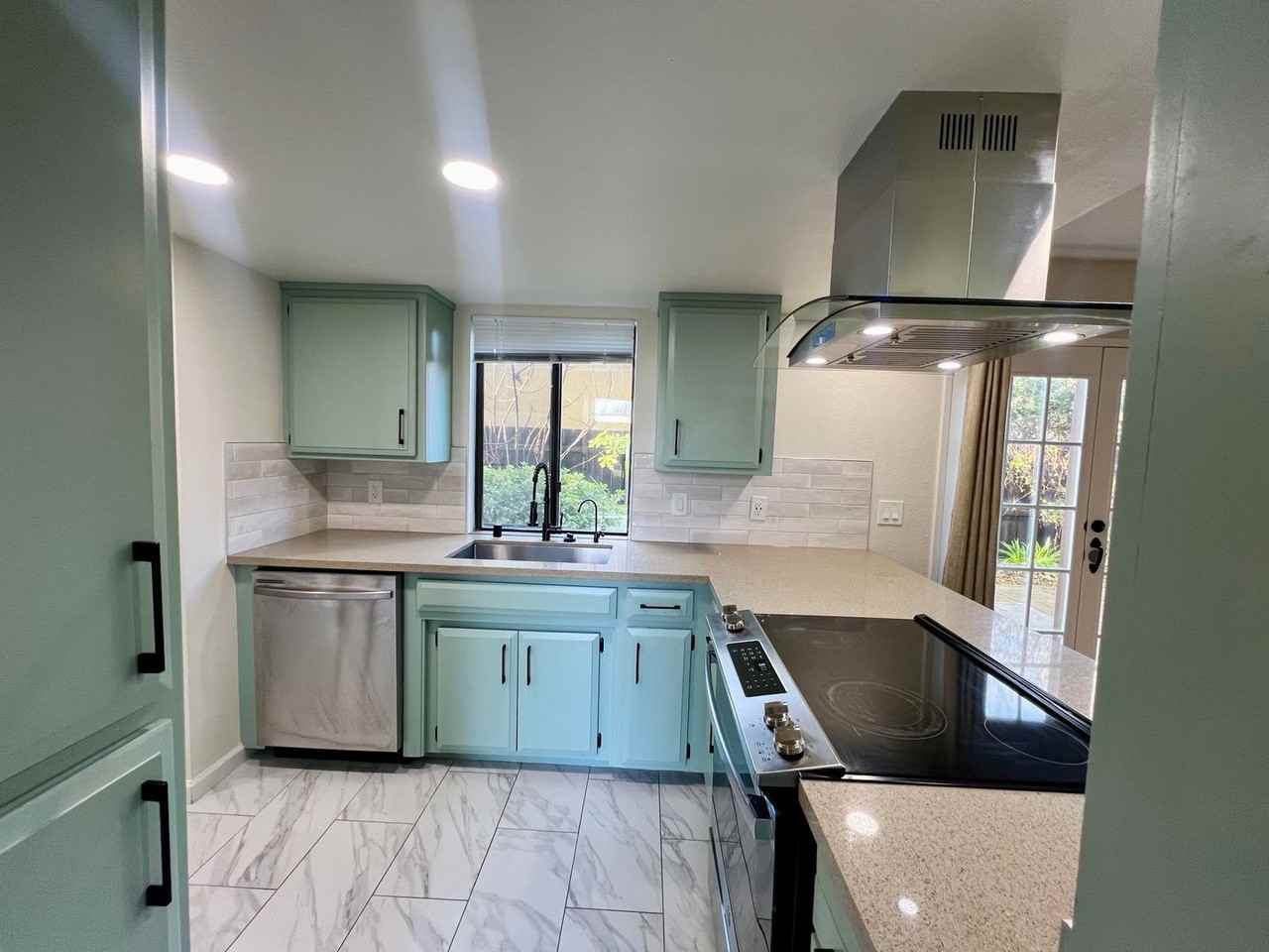 5170 Riverside Blvd - Photo 5 of 19