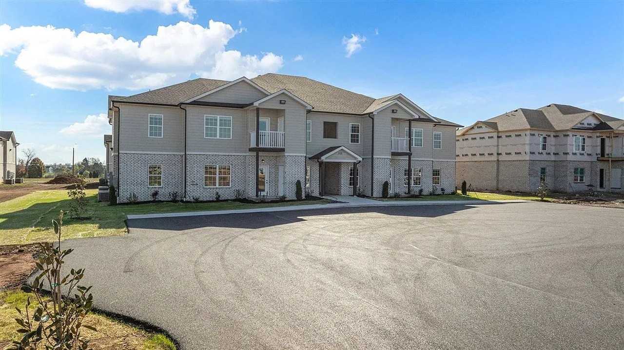 355 Hillview Mills Blvd. - Photo 2 of 15