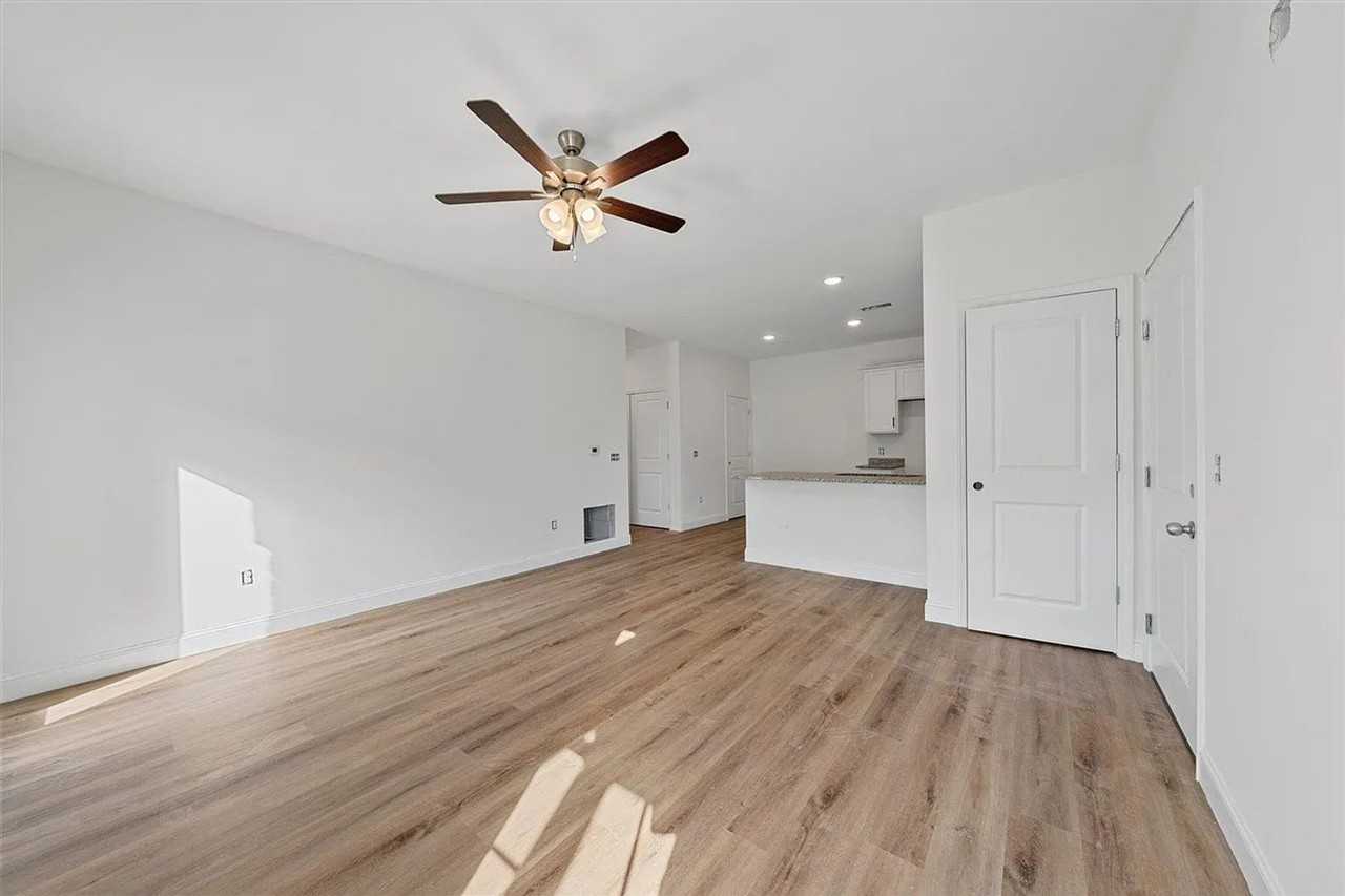 355 Hillview Mills Blvd. - Photo 7 of 15