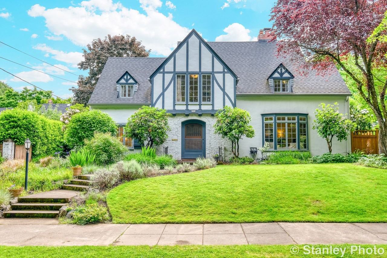 6044 Se Reed College Pl - Photo 2 of 28