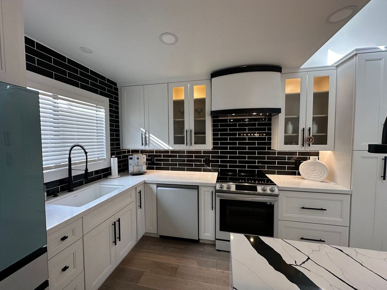 7634 E Medlock Dr - Photo 4 of 15