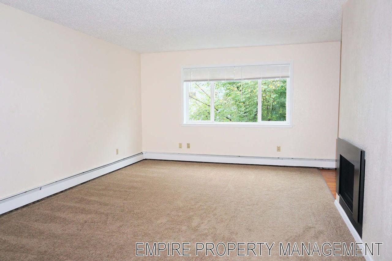 294 Cindy Dr - Photo 2 of 11