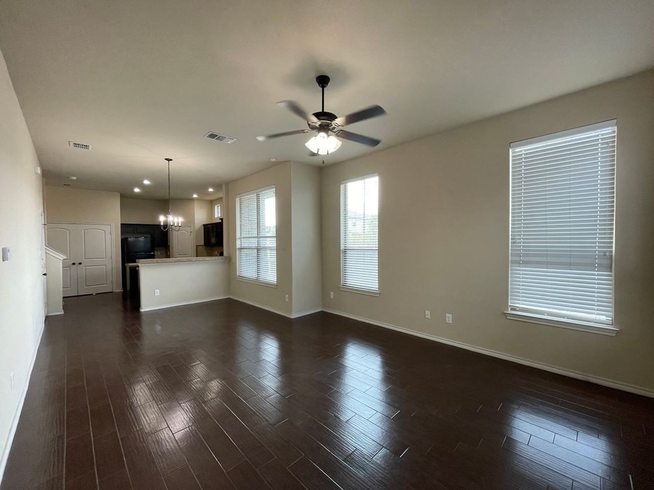 154 Creekside Villa Dr - Photo 3 of 21