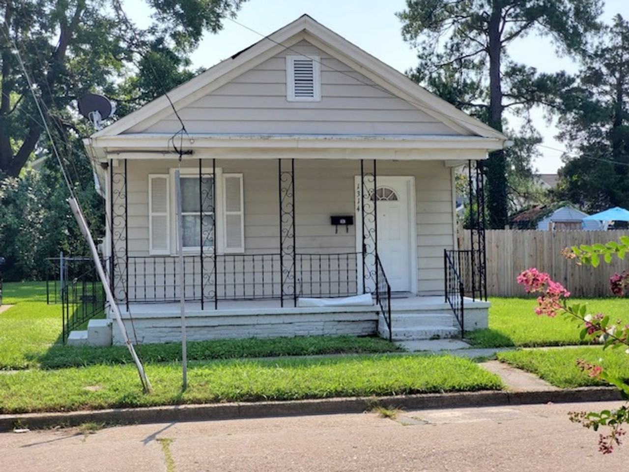 1314 20th St - Photo 2 of 9